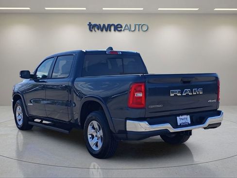 Used 2025 RAM 1500 Big Horn AWD/4WD image 4