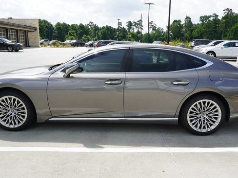 Used 2024 Lexus LS 500 RWD image 5