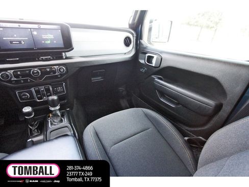 Used 2025 Jeep Wrangler Unlimited Sport AWD/4WD image 11