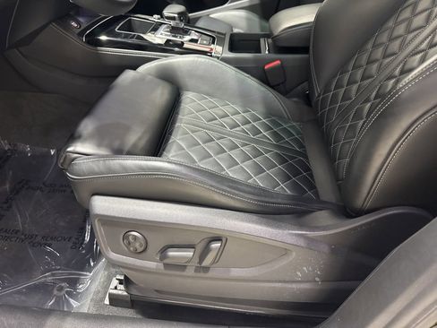 Used 2024 Audi SQ5 Prestige image 14
