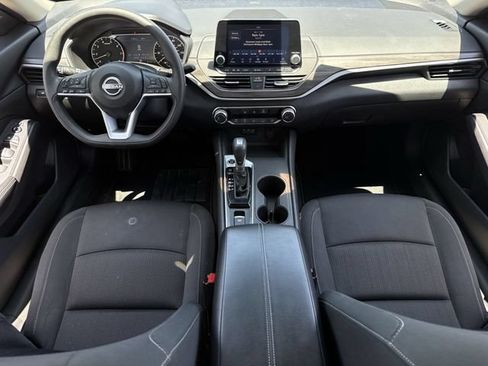 Used 2025 Nissan Altima 2.5 SV AWD/4WD image 11