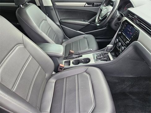 Used 2020 Volkswagen Passat 2.0T SE image 14