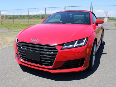 Used 2016 Audi TT 2.0T w/ Technology Package AWD/4WD image 2