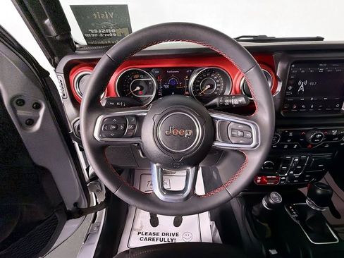 Used 2023 Jeep Wrangler Rubicon image 11