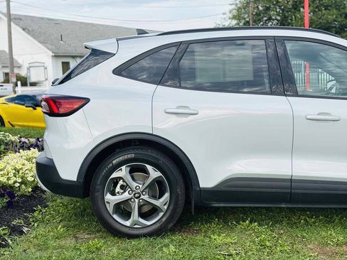 Used 2025 Ford Escape ST-Line FWD image 7