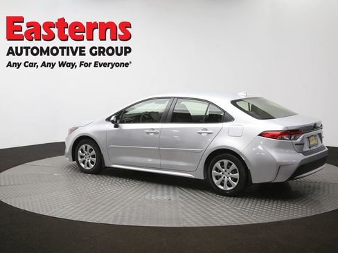 Used 2022 Toyota Corolla LE FWD image 61