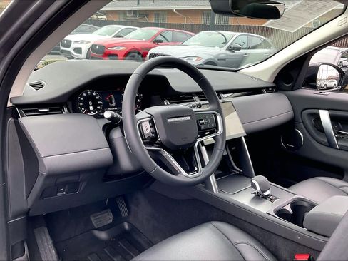 Used 2025 Land Rover Discovery Sport S image 17