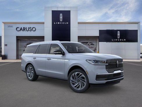 New 2025 Lincoln Navigator Reserve image 7