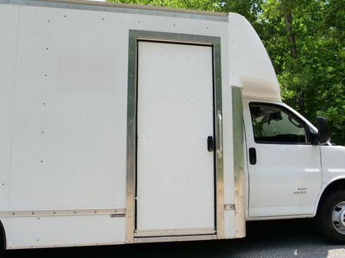 Used 2021 Chevrolet Express 4500 Extended w/ Power Convenience Package RWD image 26