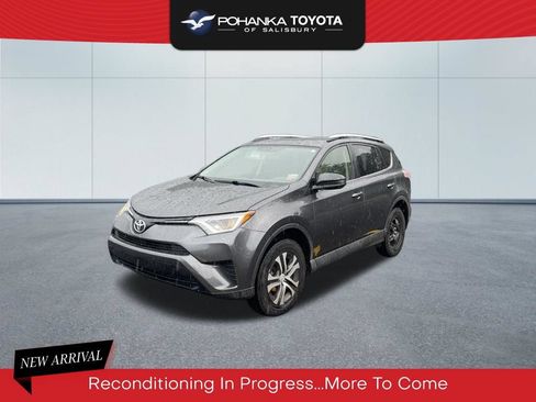Used 2016 Toyota RAV4 LE AWD/4WD image 1