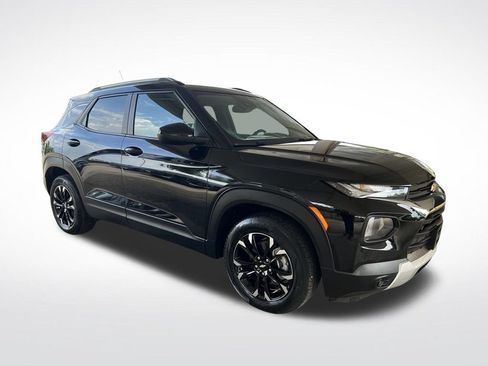 Used 2023 Chevrolet TrailBlazer LT w/ Convenience Package FWD image 3