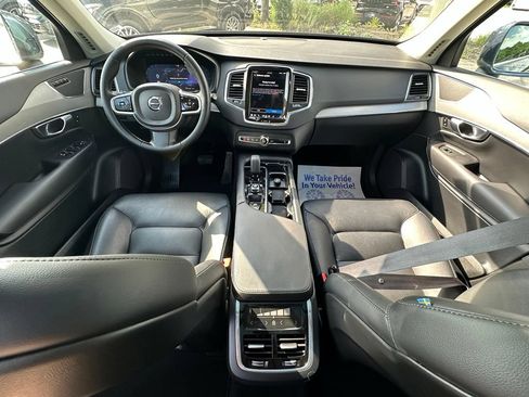 Used 2025 Volvo XC90 B5 Core AWD/4WD image 18