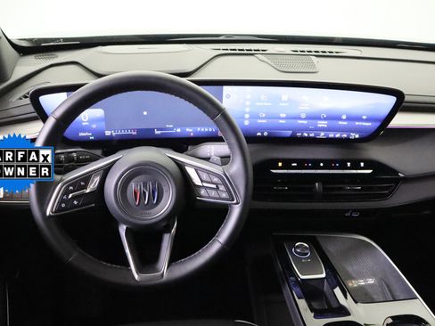 Certified 2025 Buick Enclave Preferred FWD image 17