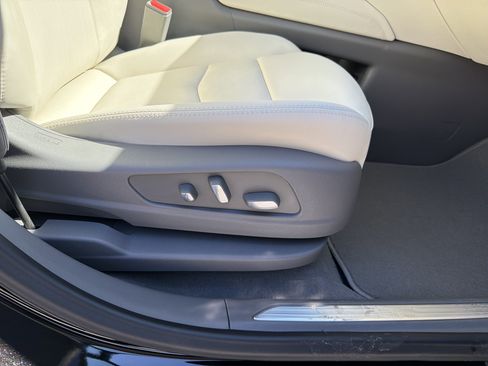 New 2026 Cadillac XT5 Premium Luxury w/ Driver Assist Package image 17