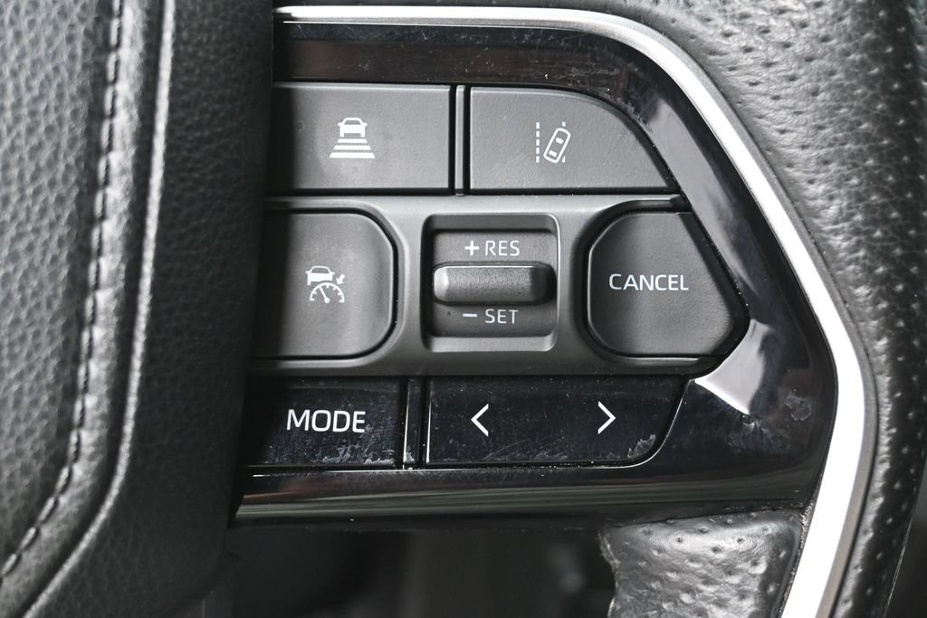Used 2025 Toyota Tundra Platinum AWD/4WD image 19