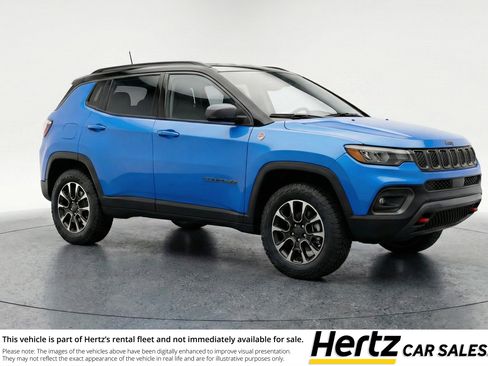 Used 2025 Jeep Compass Trailhawk image 1
