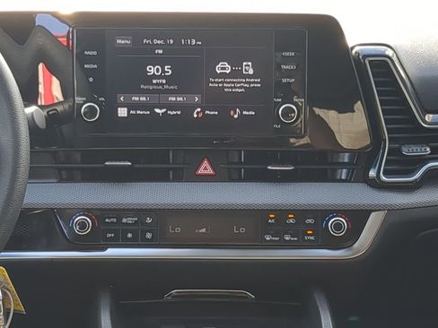 Used 2025 Kia Sportage LX image 24