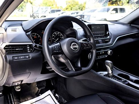 Used 2024 Nissan Altima 2.5 S image 15