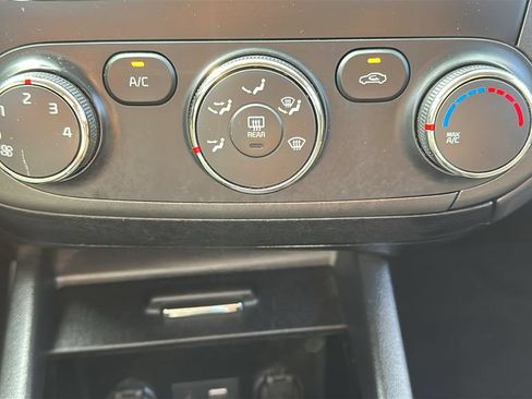 Used 2016 Kia Forte LX FWD image 25