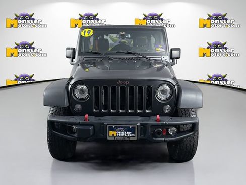 Used 2018 Jeep Wrangler Unlimited Rubicon w/ Connectivity Group image 2
