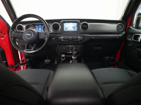 Used 2021 Jeep Gladiator Willys image 5