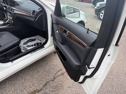 Used 2012 Mercedes-Benz C 300 4MATIC Sedan image 29