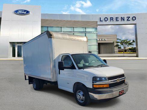 Used 2019 Chevrolet Express 3500 w/ Power Convenience Package image 3