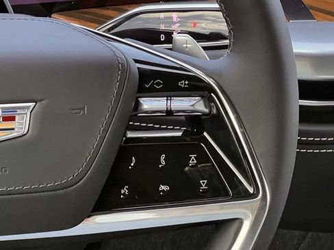 New 2026 Cadillac Escalade ESV Platinum Sport AWD/4WD image 13