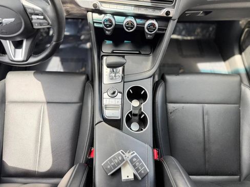 Used 2019 Genesis G70 2.0T Advanced RWD image 12
