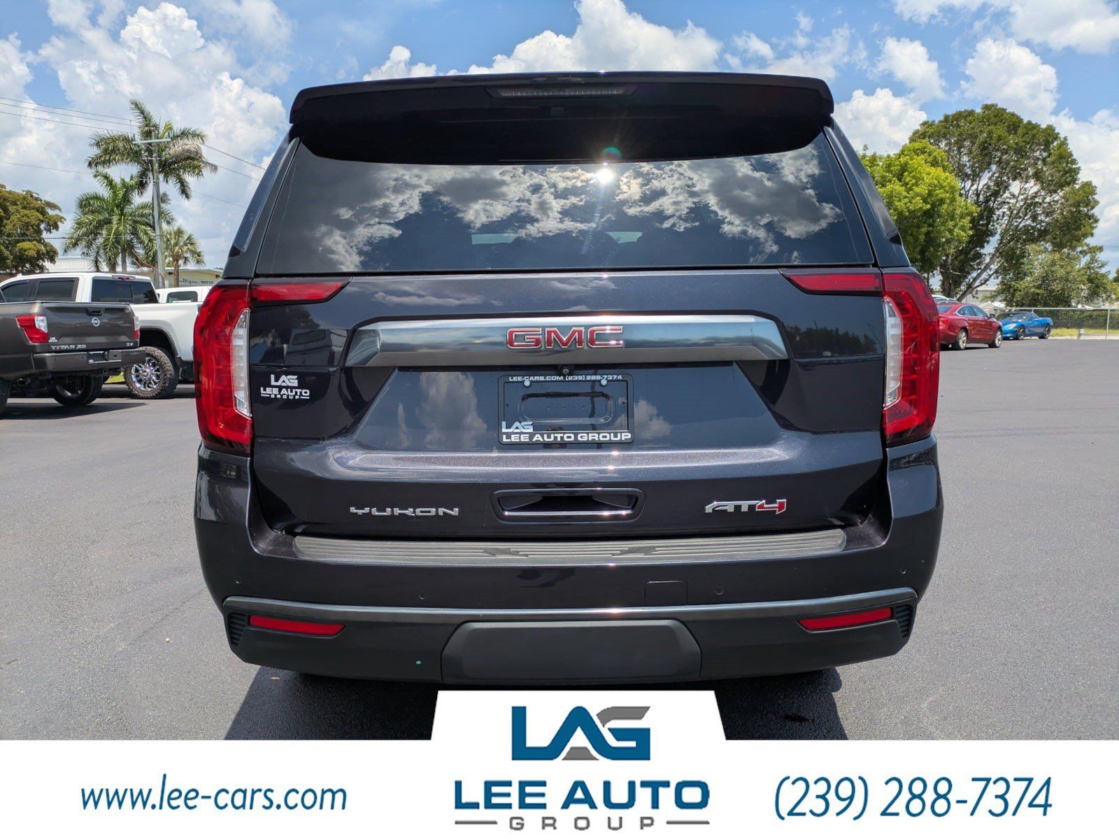 Used 2023 GMC Yukon AT4 w/ AT4 Premium Package AWD/4WD image 4
