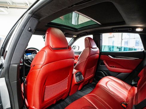 Used 2018 Maserati Levante S GranSport image 58