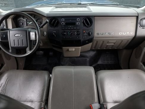 Used 2010 Ford F250 XL AWD/4WD image 2