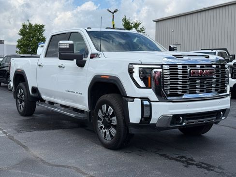 Used 2025 GMC Sierra 3500 Denali w/ Denali Reserve Package AWD/4WD image 2