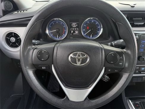 Used 2017 Toyota Corolla LE w/ LE Premium Package w/Moonroof image 12