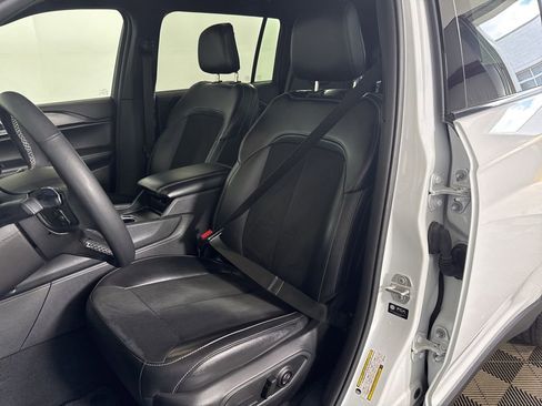 Used 2024 Jeep Grand Cherokee L Laredo AWD/4WD image 22