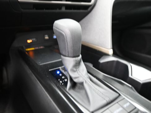 Used 2025 Toyota Camry LE w/ Convenience Package FWD image 31