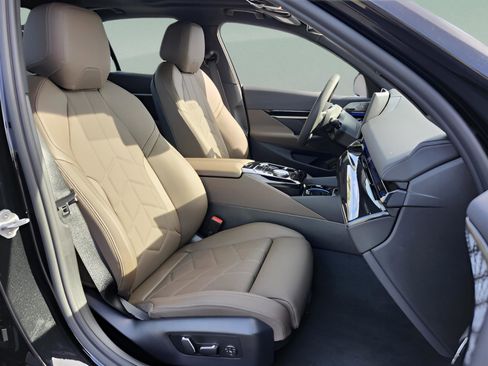 New 2026 BMW 530i RWD image 21