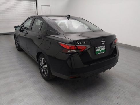 Used 2021 Nissan Versa SV FWD image 5