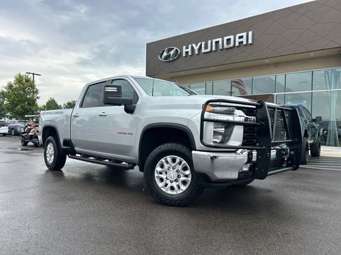 Used 2020 Chevrolet Silverado 3500 LT w/ All Star Edition AWD/4WD image 2