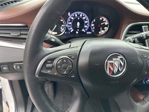 Used 2021 Buick Enclave Avenir image 28