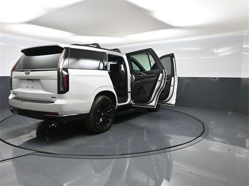 Certified 2024 Cadillac Escalade Sport Platinum w/ LPO, ONYX Package image 1