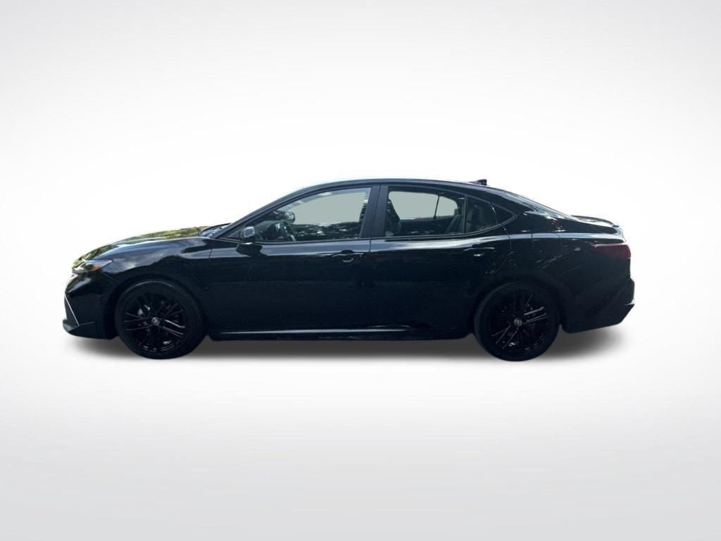 Used 2026 Toyota Camry SE FWD image 8
