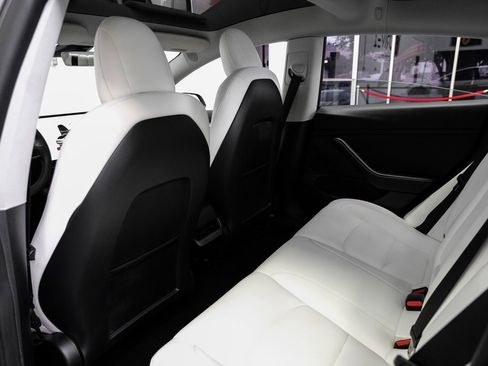 Used 2023 Tesla Model 3 Standard Range image 35