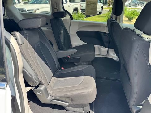 Used 2023 Chrysler Voyager LX FWD image 27