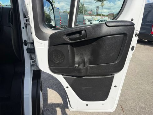 Used 2024 RAM ProMaster 2500 w/ Convenience Group FWD image 15