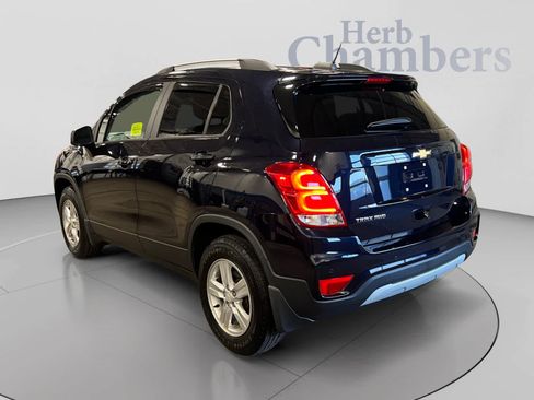 Used 2022 Chevrolet Trax LT w/ Driver Confidence Package AWD/4WD image 3