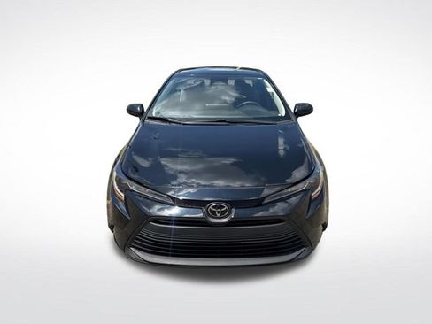Used 2023 Toyota Corolla LE FWD image 2