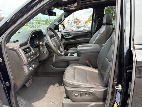 Certified 2024 Chevrolet Suburban RST w/ Luxury Package AWD/4WD image 10