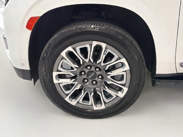 Used 2023 GMC Yukon Denali Ultimate AWD/4WD image 30
