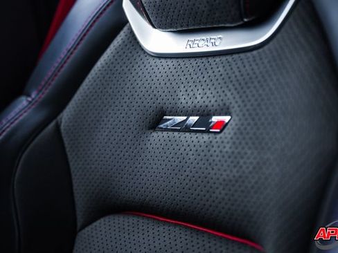 Used 2018 Chevrolet Camaro ZL1 RWD image 28